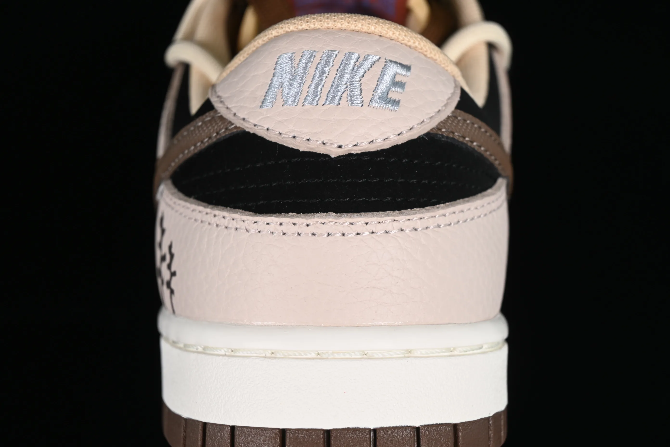All Categories Nk SB Dunk Series Nk SB Dunk Low Low-top sneakers Nk Dunk Low Panda Prank-street lines graffiti distressed SB strap low-top casual sneakers DR9704-200